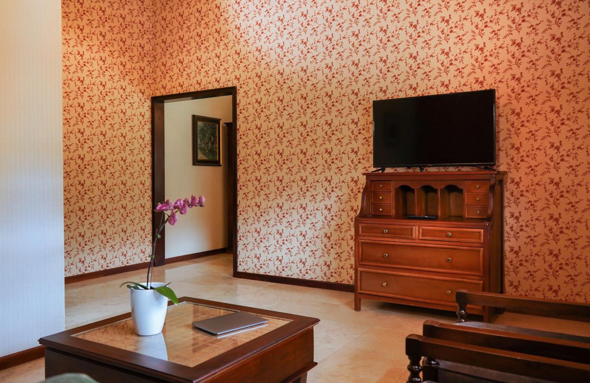 Uzhupud Garden Hotel & Lodge Paute Εξωτερικό φωτογραφία